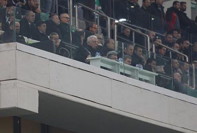 Ali Ay’a büyük tepti