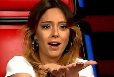 Umreye giden Ebru Gündeş’ten hamilelik açıklaması