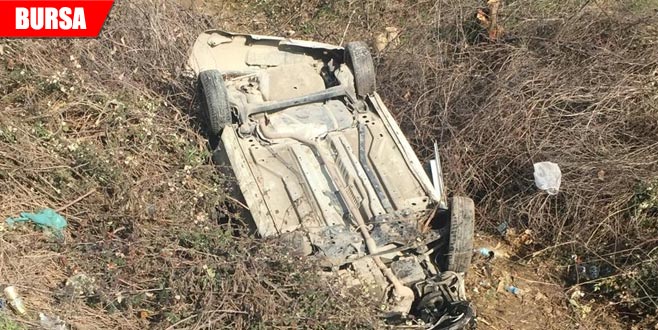 Otomobil dereye uçtu: Yaralılar var