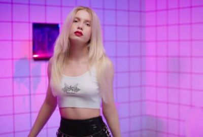 Giydiği transparan kıyafetiyle Bursalılara yürek hoplattı!