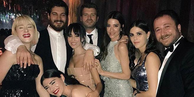 Büyük aşkı sosyal medya ele verdi!