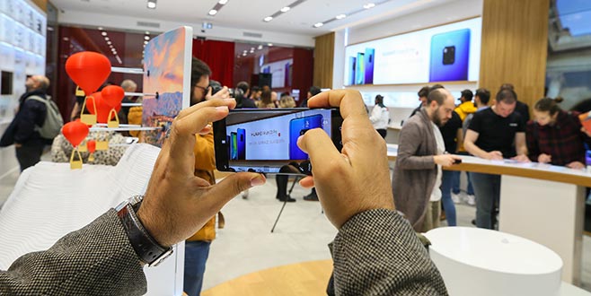 Huawei’den Türkiye’ye deneyim mağazası
