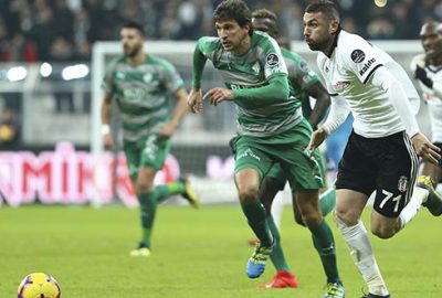 Onlardan vazgeçmedi