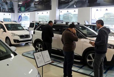 Yüksek faizler otomotive el freni çektirdi
