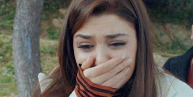 Annesinin ölümünden sora ilk kez görüntülenen Hande’nin olaylı gecesi