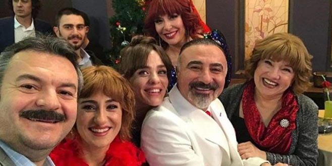 Jet Sosyete dizisine usta bir oyuncu konuk oluyor…