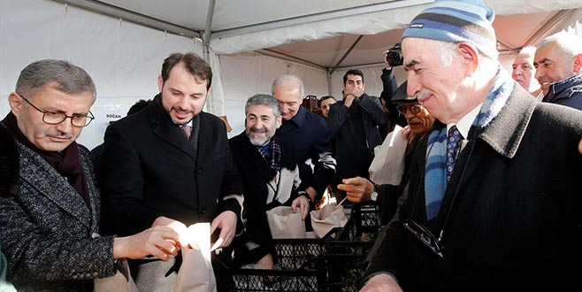 Bakan Albayrak tanzim satış noktasını ziyaret etti