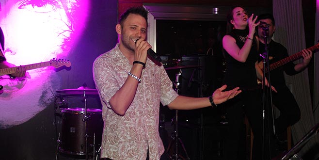 Olympos Bar’da müzik ziyafeti