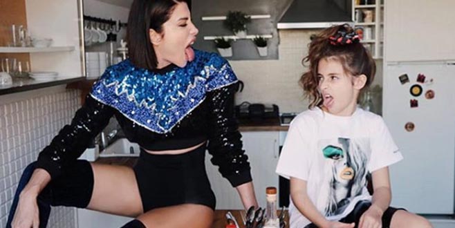 Deniz Akkaya ateş püskürdü: Bağnaz ruh hastaları!