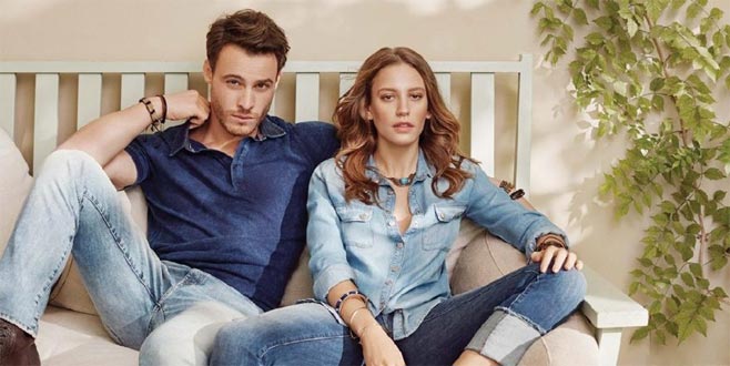 Kerem ve Serenay’ın arasına evlilik sözleşmesi girdi! Kerem ve Serenay’ın arasına evlilik sözleşmesi girdi!