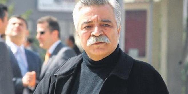 Sanatçı Ozan Arif hayatını kaybetti