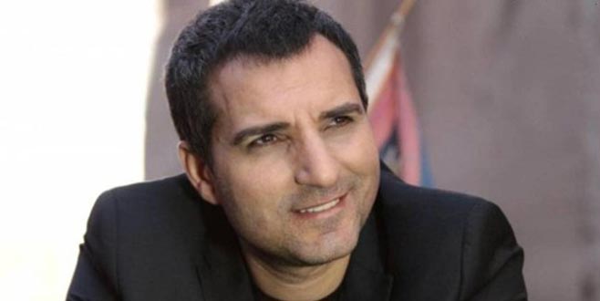 Öpüşürken yakalandığı isimle konsere çıktı!