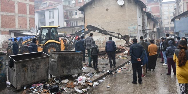 Refah Sokak’ta temizlik operasyonu Refah Sokak’ta temizlik operasyonu