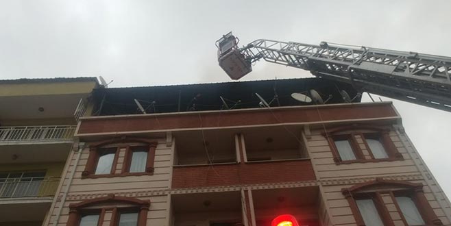 Baca yangını paniğe sebep oldu Baca yangını paniğe sebep oldu