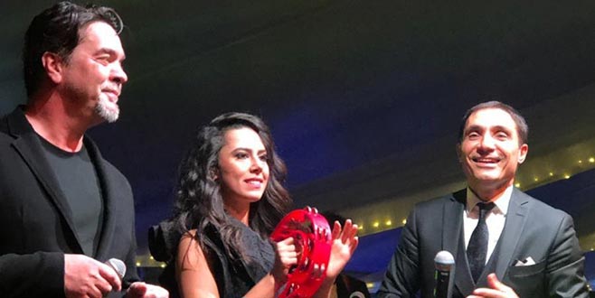 Şarkılar Beyaz’dan