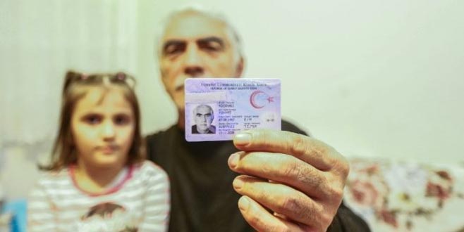 Reyting rekorları kıran dizi bunu da yaptırdı, soyadını bir kalemde sildi