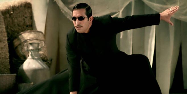 Cem Yılmaz NASA’ya resti çekti! Cem Yılmaz NASA’ya resti çekti!