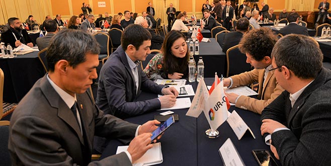 Ruslarla bir günde 400 iş görüşmesi Ruslarla bir günde 400 iş görüşmesi