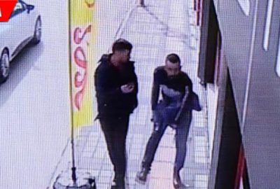 Sokak ortasında bıçakladı