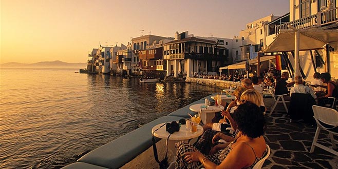 Yurt dışında 4,9 milyar dolar harcadık