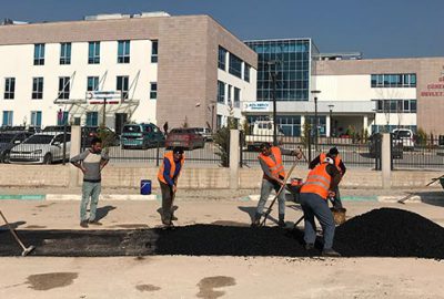 Gürsu’da hastane yoluna makyaj