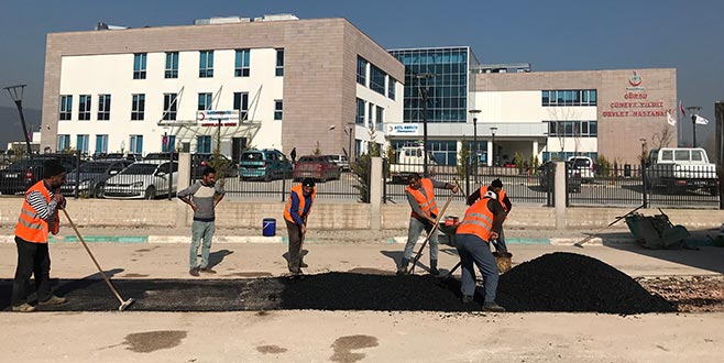 Gürsu’da hastane yoluna makyaj