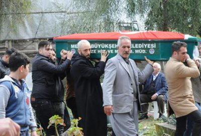 Ünlü sanatçının babası hayatını kaybetti!