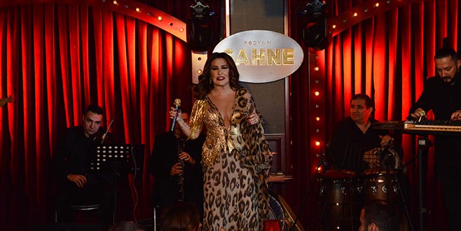 Bana takılın hayatınızı yaşayın