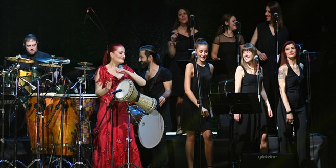 Candan’dan darbuka şov