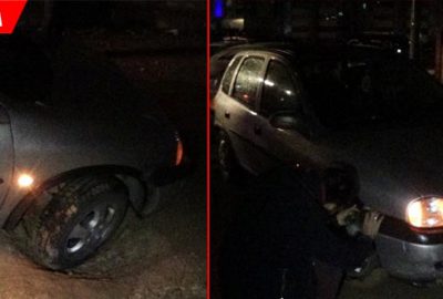 Otomobil çukura saplandı