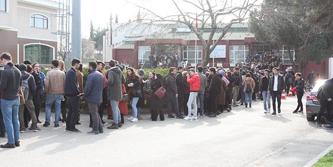 Uludağ’da Cem Yılmaz kuyruğu!