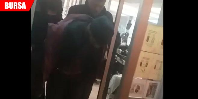 Kasayı açmaya çalışırken yakalandı Kasayı açmaya çalışırken yakalandı