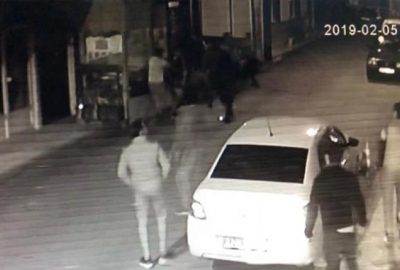 İki grup arasında ‘yol verme’ kavgası