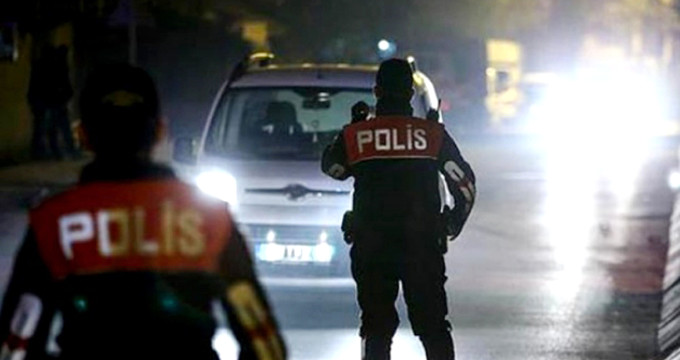 Yapılan uygulamalarda silah ve uyuşturucu ele geçirildi Yapılan uygulamalarda silah ve uyuşturucu ele geçirildi