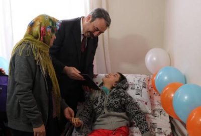Bursa Polisi’nden engelli kıza doğum günü sürprizi