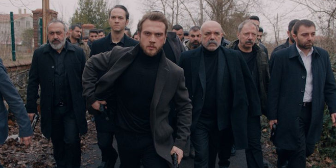 Usta oyuncu, Çukur dizisiyle ekranlara dönüyor