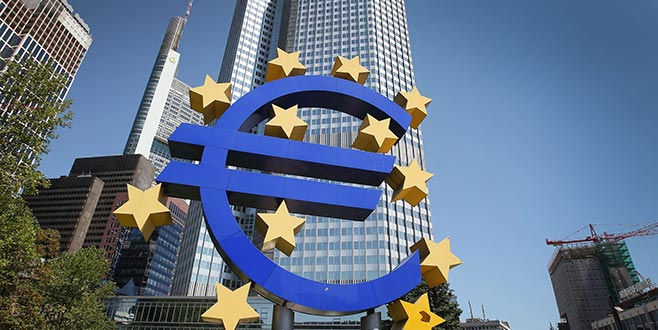 Euro Grubu’ndan Yunanistan’a reform çağrısı