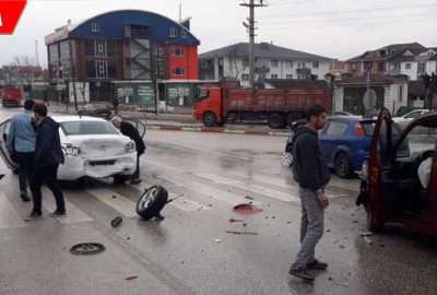 4 araç birbirine girdi