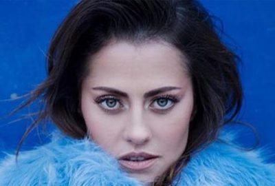 Derya Uluğ’dan takipçisine ‘ofsayt’ ayarı!