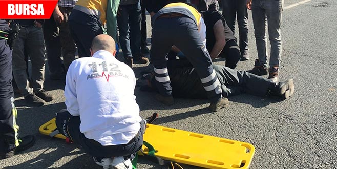 Kamyonet motosiklete çarptı Kamyonet motosiklete çarptı