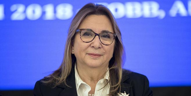 Bakan Pekcan’dan kadınlara ‘cam tavanı kırın’ çağrısı