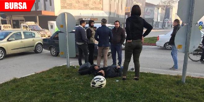 Otomobil motosiklete çarptı: 1 yaralı Otomobil motosiklete çarptı: 1 yaralı