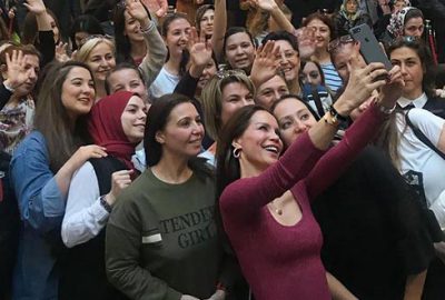 Ebru’ya büyük ilgi 