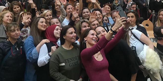 Ebru’ya büyük ilgi 