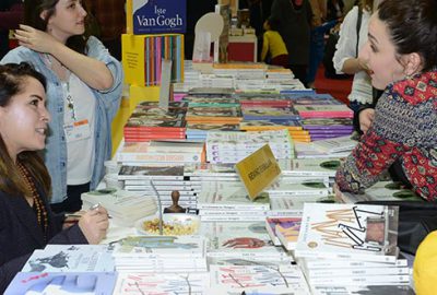 Bursa’da kitabını imzaladı