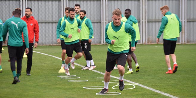Bursaspor’da Galatasaray maçı hazırlıkları sürüyor