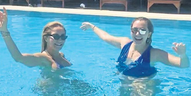 Kızının hasretine dayanamayıp yanına uçtu! Kızının hasretine dayanamayıp yanına uçtu!