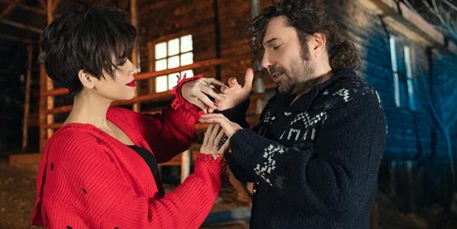 Aşk Yüzünden yanıyorduk! Aşk Yüzünden yanıyorduk!