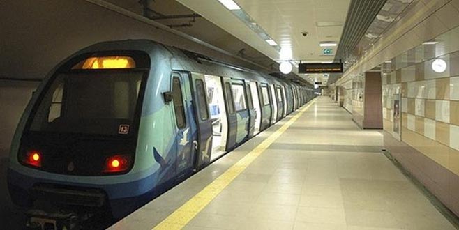 Metroda ‘bakıp geçme’ dönemi!