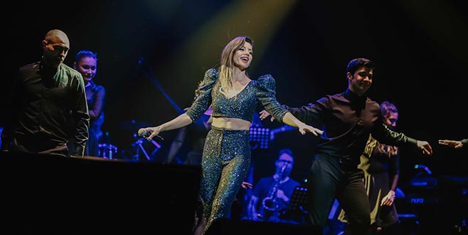 Sahnede Gökçe zamanı